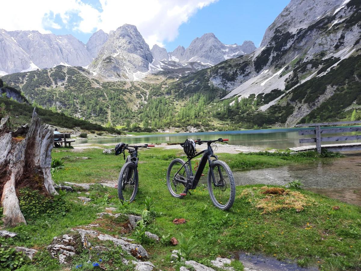 Hotel Pension Tyrol Seefeld in Tirol Exteriör bild